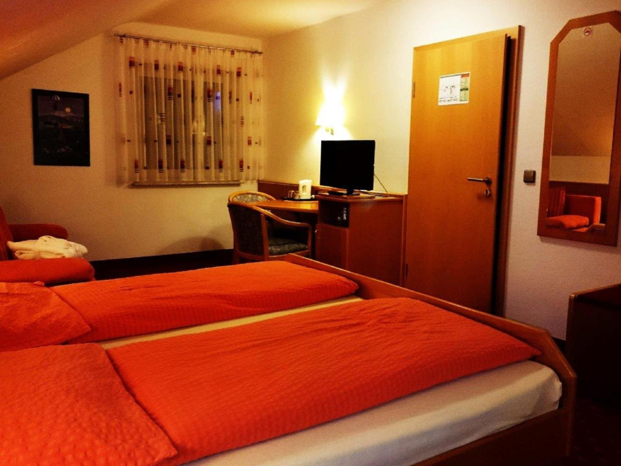 Wachenheim an der Weinstraße Hotel Goldbaechel מראה חיצוני תמונה