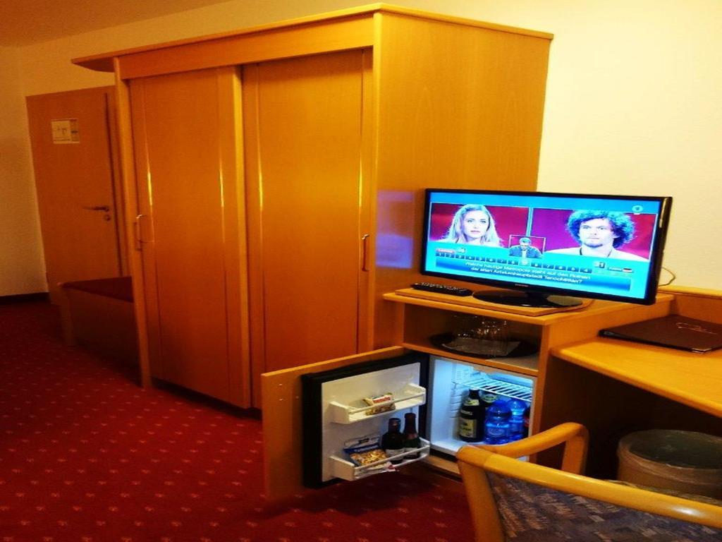 Wachenheim an der Weinstraße Hotel Goldbaechel מראה חיצוני תמונה